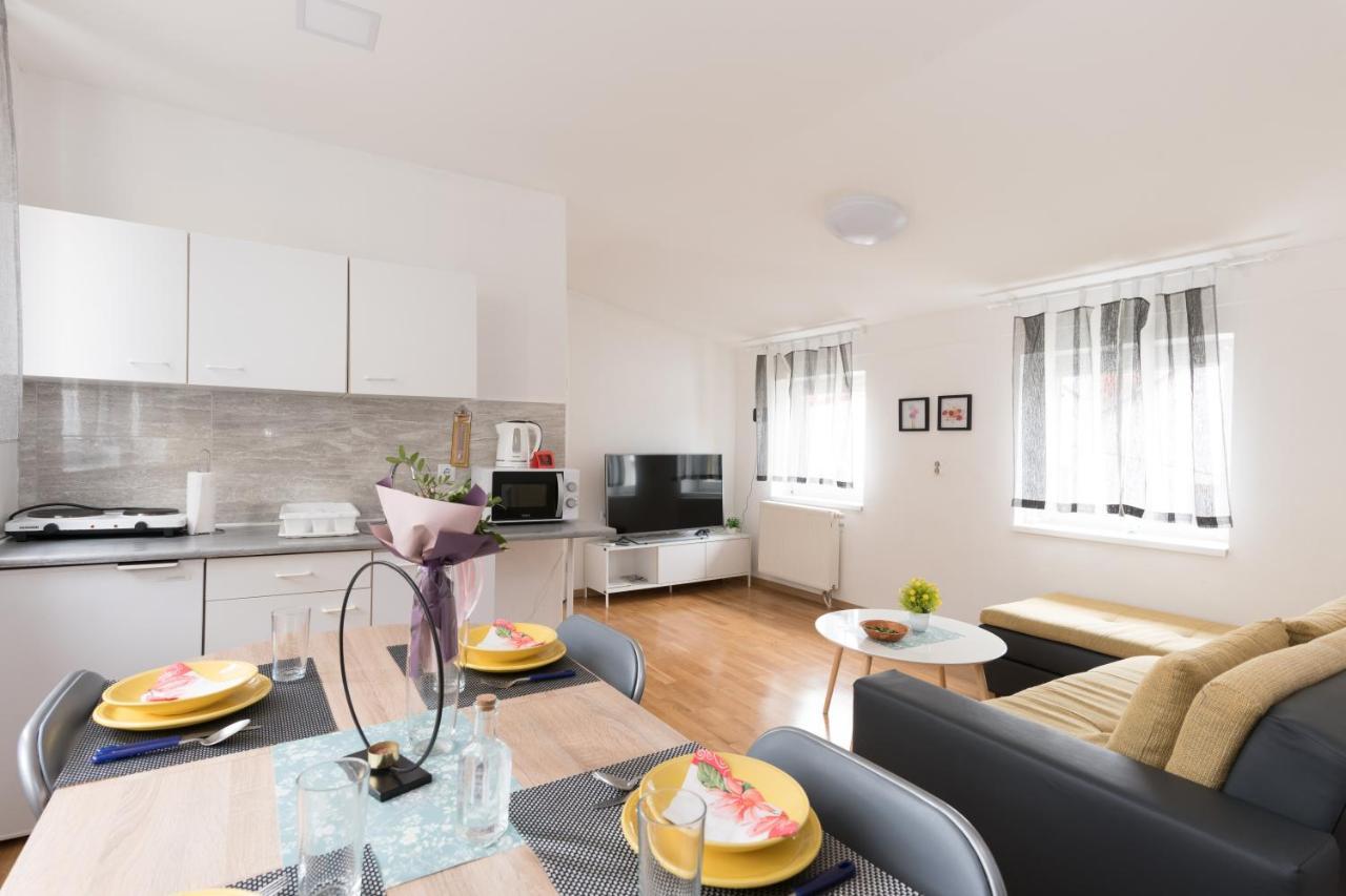 Apartmani Kod Marka Pozega Zewnętrze zdjęcie