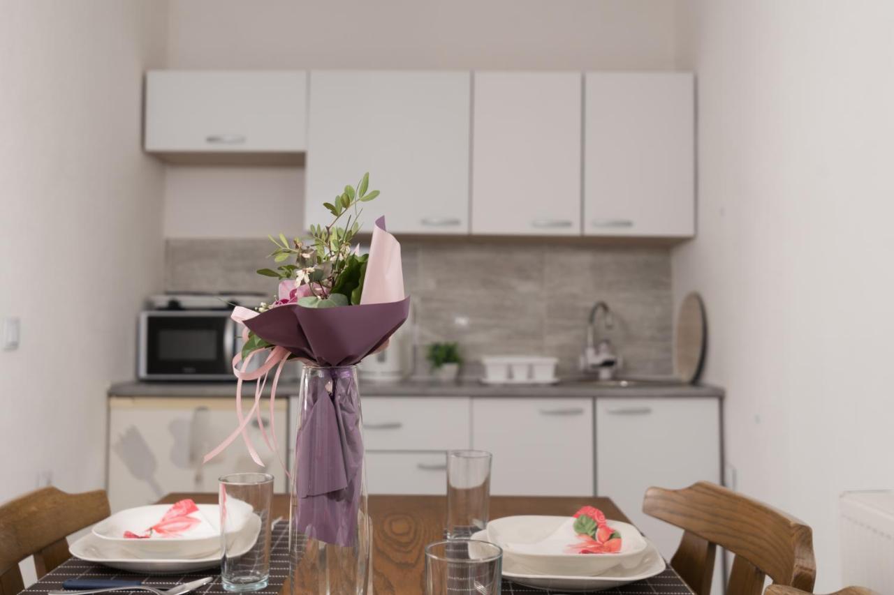 Apartmani Kod Marka Pozega Zewnętrze zdjęcie