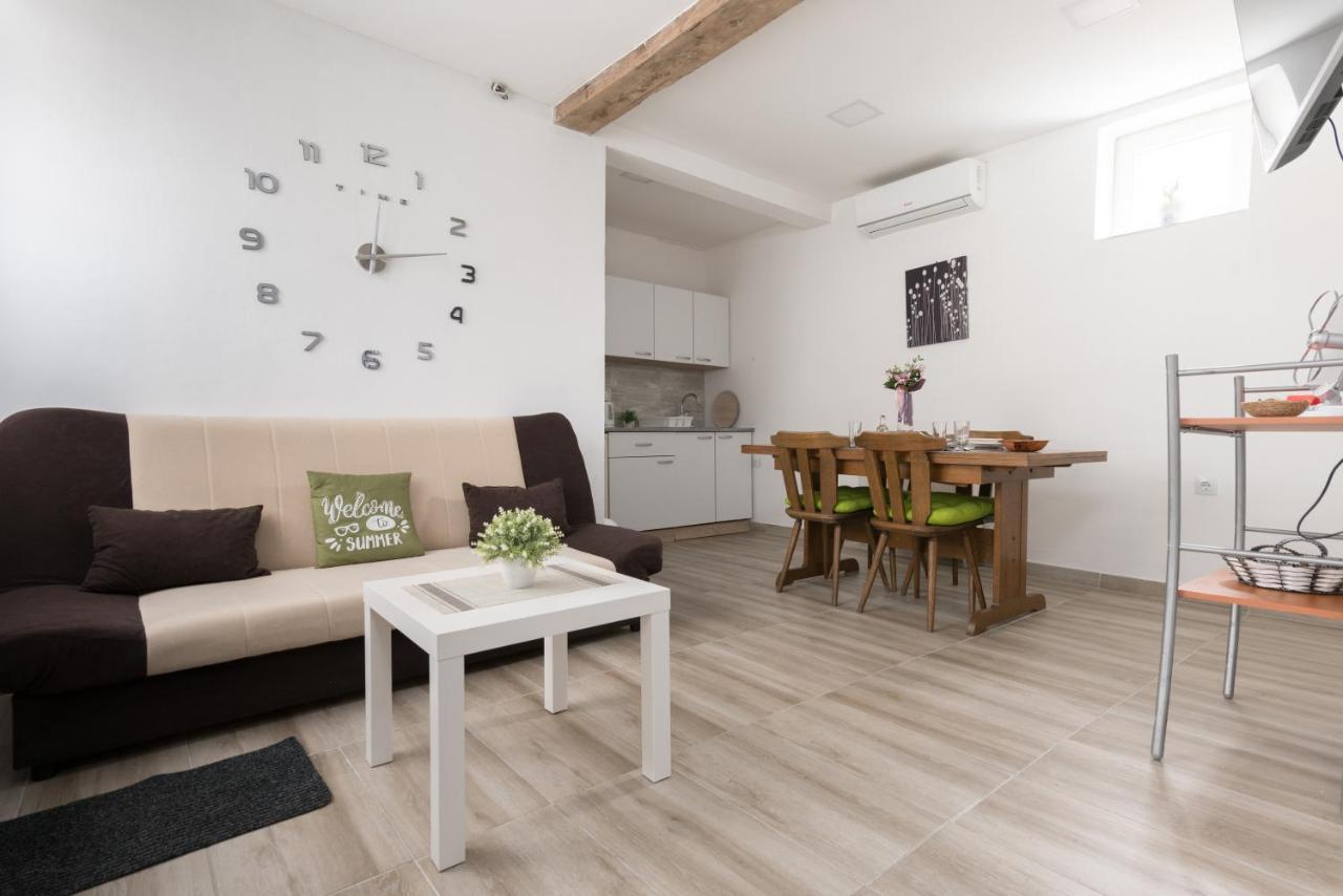 Apartmani Kod Marka Pozega Zewnętrze zdjęcie
