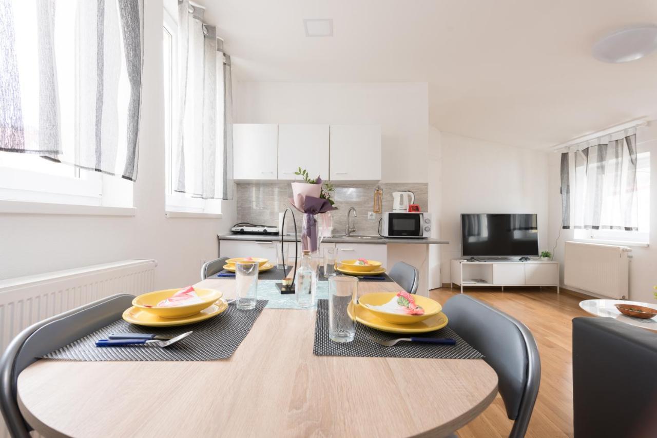 Apartmani Kod Marka Pozega Zewnętrze zdjęcie