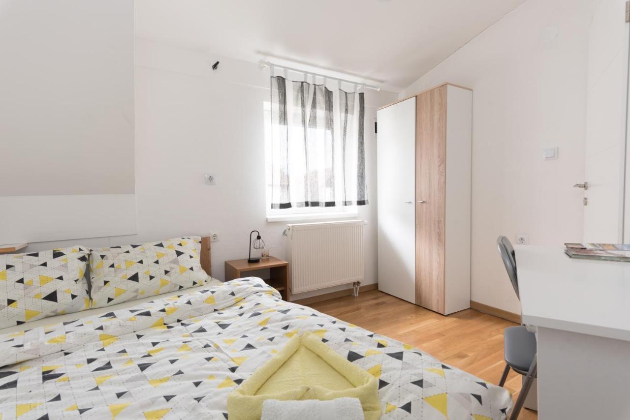 Apartmani Kod Marka Pozega Zewnętrze zdjęcie